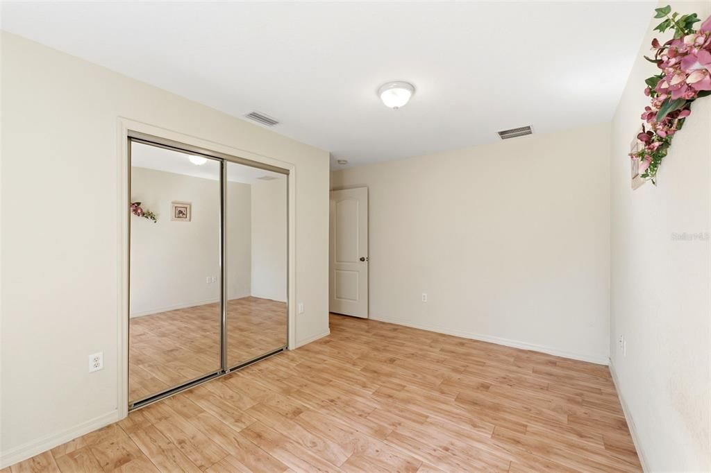 For Sale: $289,900 (3 beds, 2 baths, 1266 Square Feet)