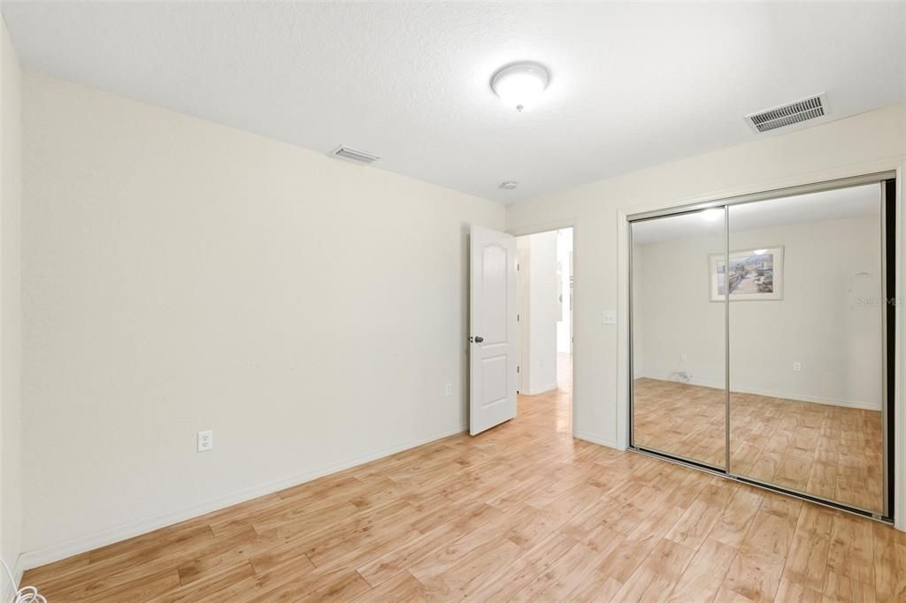 For Sale: $289,900 (3 beds, 2 baths, 1266 Square Feet)