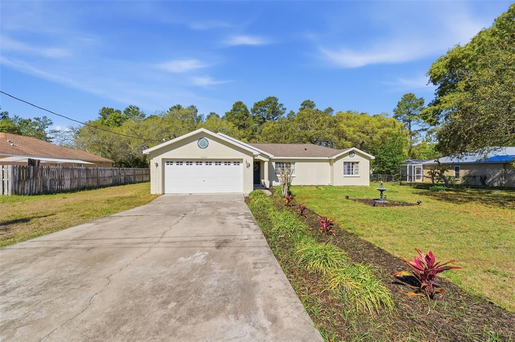 For Sale: $289,900 (3 beds, 2 baths, 1266 Square Feet)