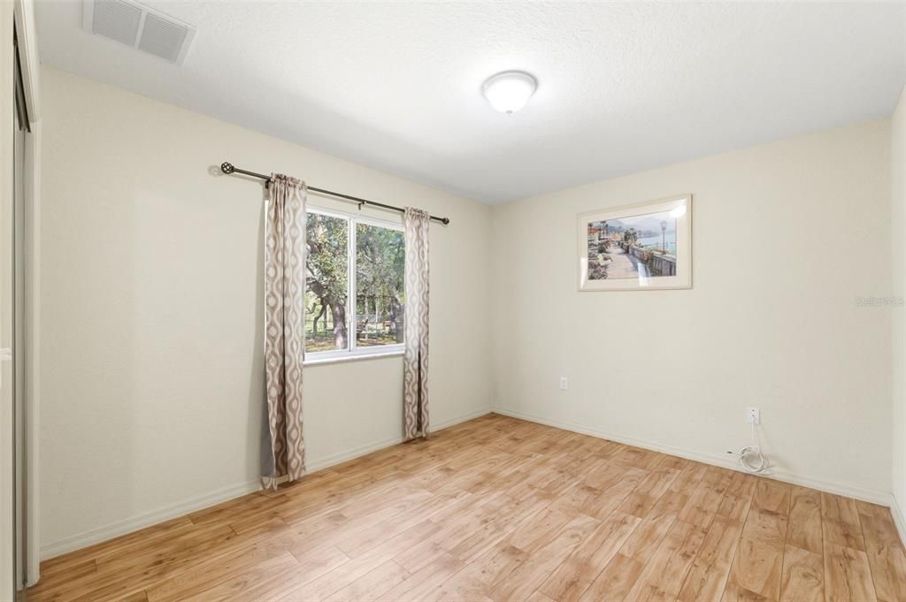 For Sale: $289,900 (3 beds, 2 baths, 1266 Square Feet)