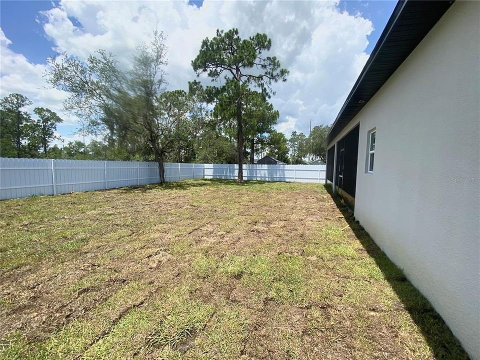 Activo con contrato: $319,000 (3 camas, 2 baños, 1839 Pies cuadrados)