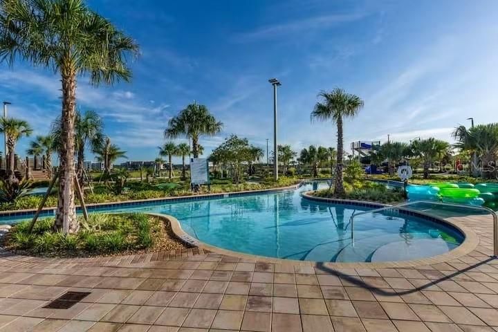 For Sale: $945,000 (8 beds, 5 baths, 4289 Square Feet)