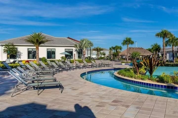 For Sale: $945,000 (8 beds, 5 baths, 4289 Square Feet)