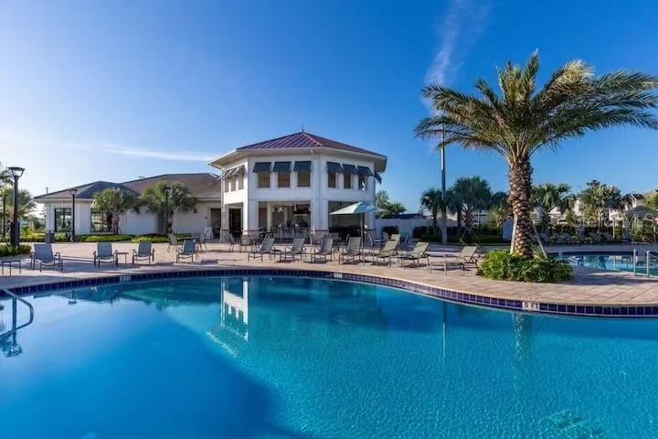 For Sale: $945,000 (8 beds, 5 baths, 4289 Square Feet)