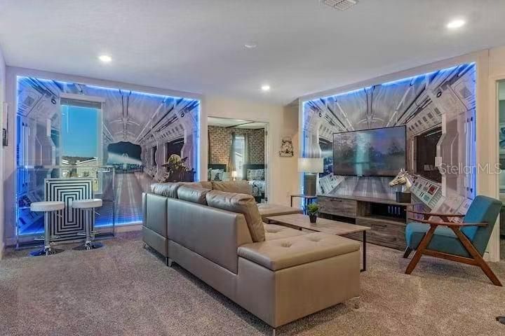 For Sale: $945,000 (8 beds, 5 baths, 4289 Square Feet)