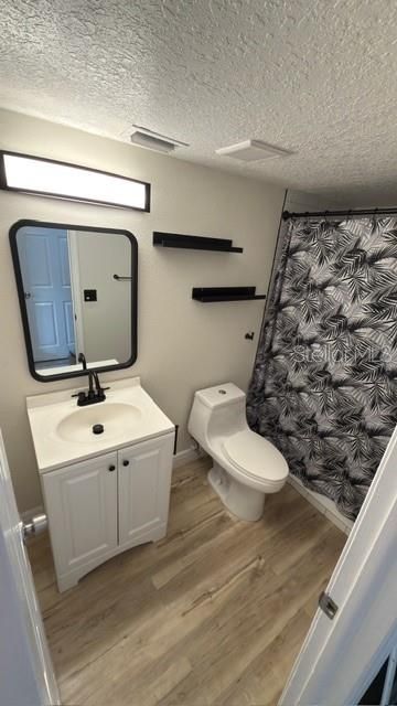 Active With Contract: $540,000 (4 beds, 2 baths, 2880 Square Feet)