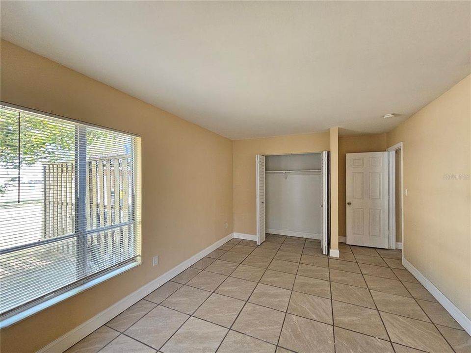For Rent: $1,250 (1 beds, 1 baths, 950 Square Feet)