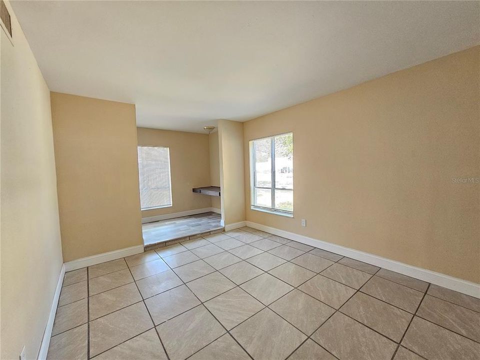 For Rent: $1,250 (1 beds, 1 baths, 950 Square Feet)