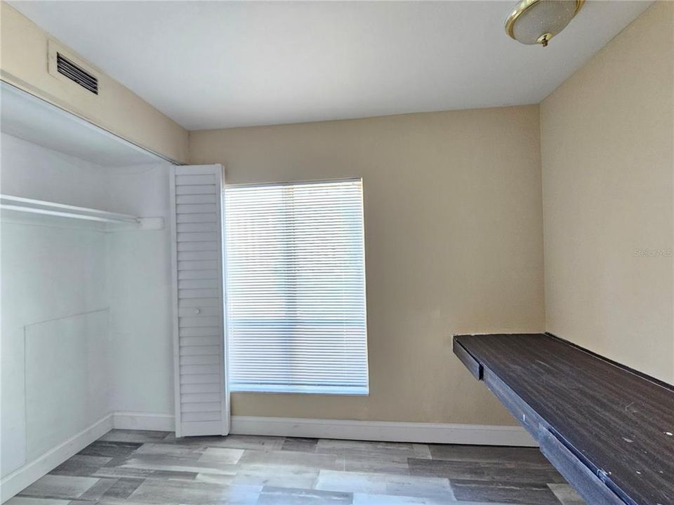 For Rent: $1,250 (1 beds, 1 baths, 950 Square Feet)