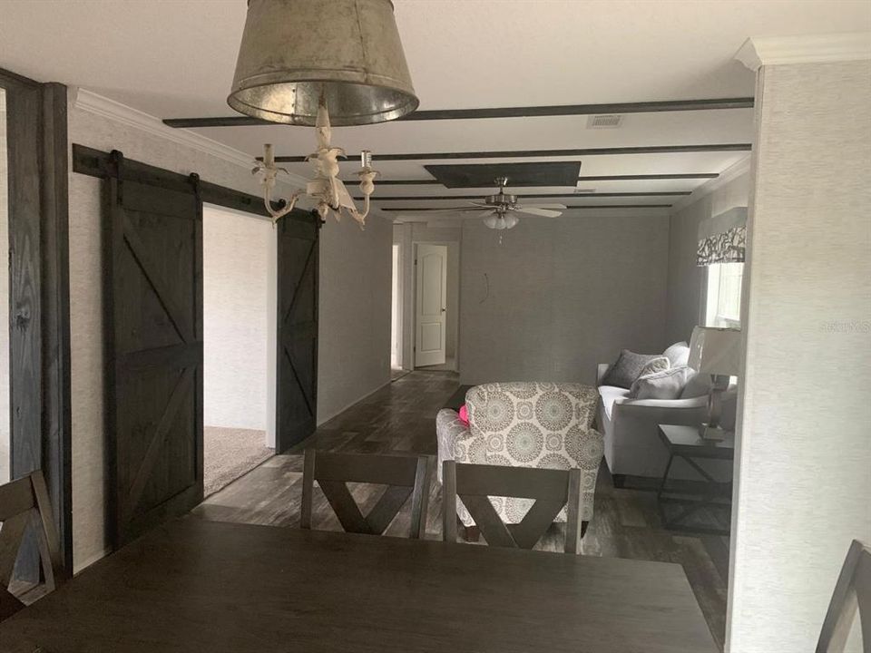 En Venta: $320,000 (5 camas, 3 baños, 1976 Pies cuadrados)