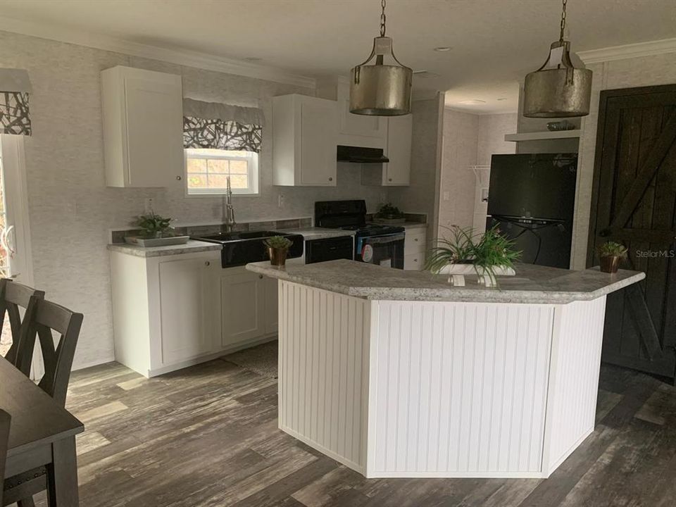 En Venta: $320,000 (5 camas, 3 baños, 1976 Pies cuadrados)