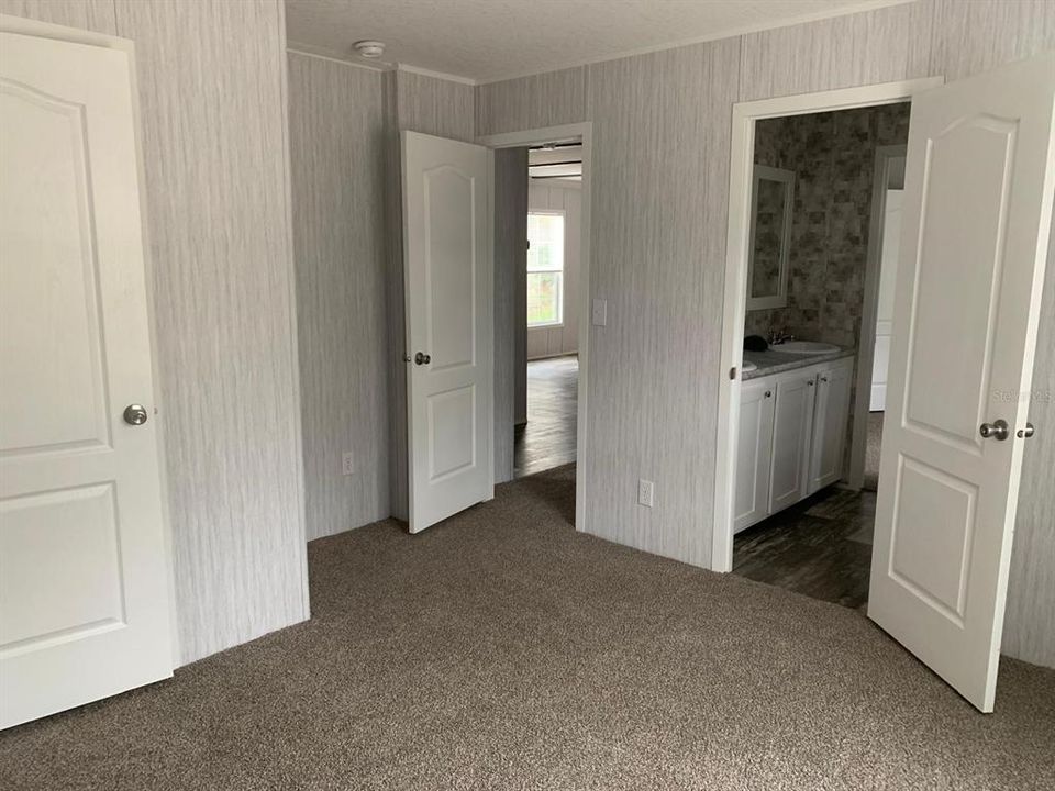 En Venta: $320,000 (5 camas, 3 baños, 1976 Pies cuadrados)