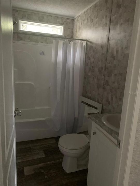 En Venta: $320,000 (5 camas, 3 baños, 1976 Pies cuadrados)