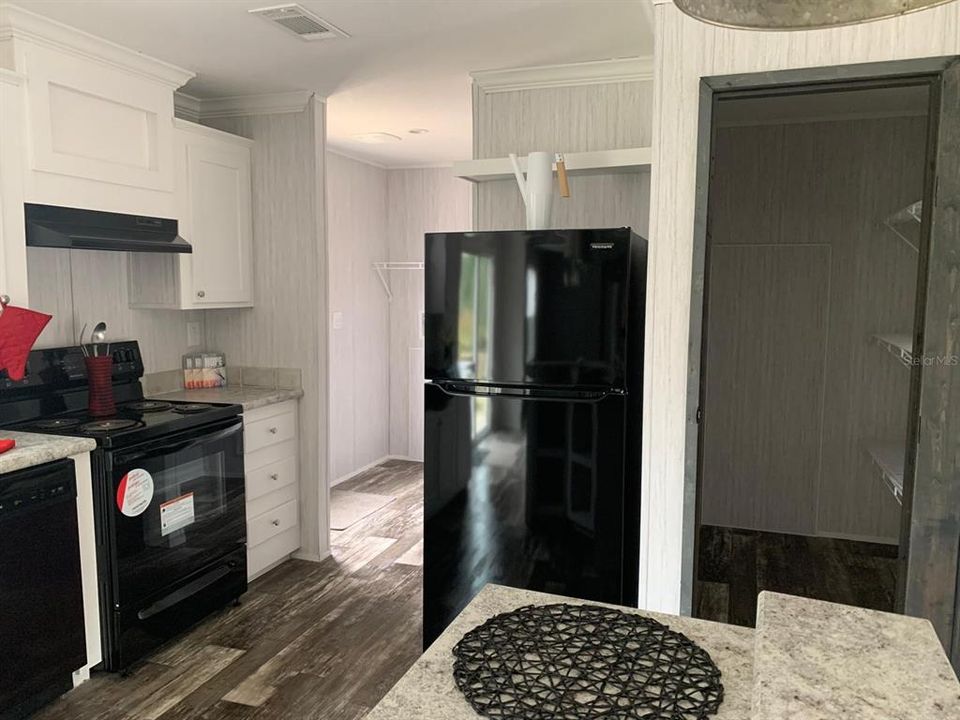 En Venta: $320,000 (5 camas, 3 baños, 1976 Pies cuadrados)