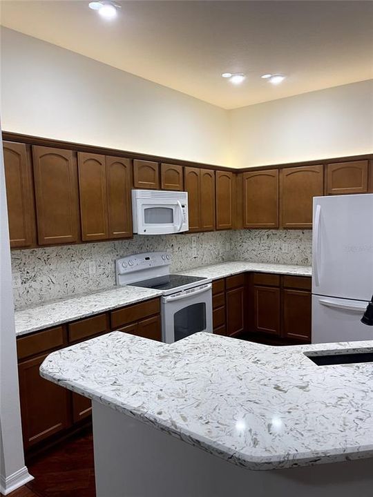 В аренду: $1,995 (3 спален, 2 ванн, 1685 Квадратных фут)
