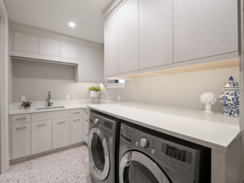 En Venta: $2,200,000 (4 camas, 4 baños, 3330 Pies cuadrados)