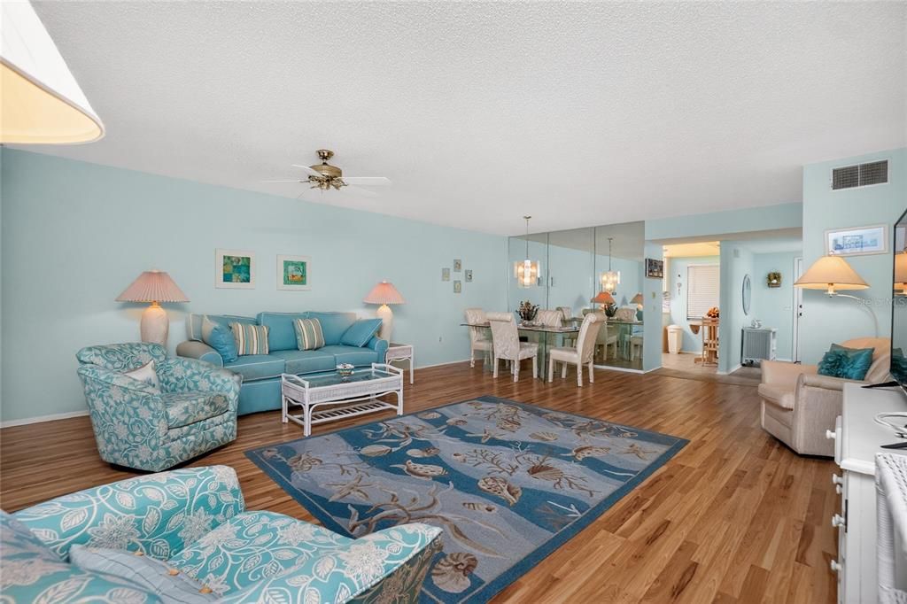 En Venta: $159,000 (2 camas, 2 baños, 1290 Pies cuadrados)