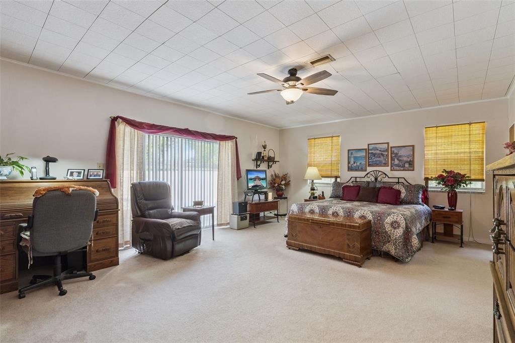 For Sale: $650,000 (4 beds, 2 baths, 1980 Square Feet)
