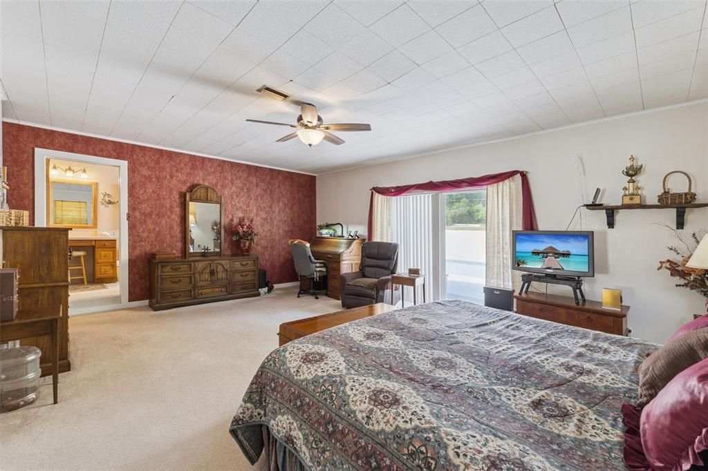 For Sale: $650,000 (4 beds, 2 baths, 1980 Square Feet)