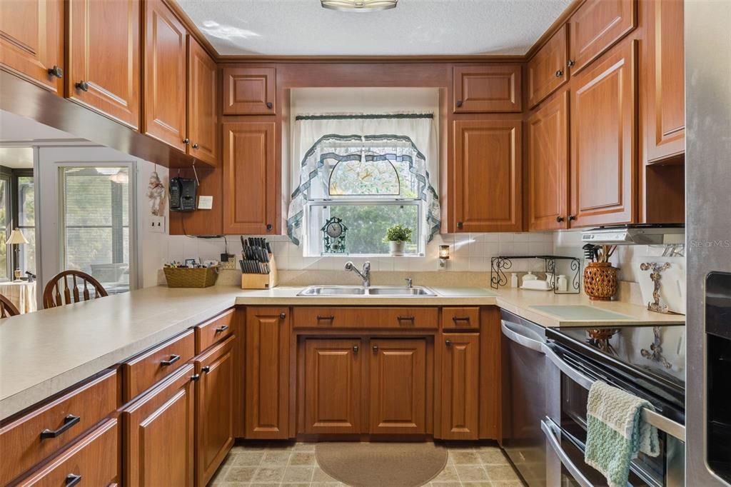 For Sale: $650,000 (4 beds, 2 baths, 1980 Square Feet)