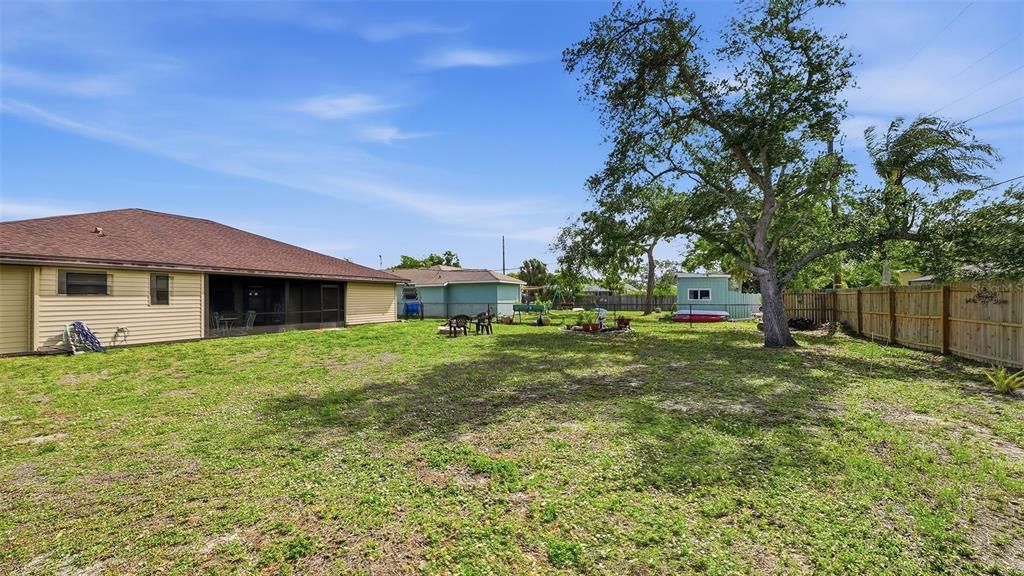 Activo con contrato: $350,000 (3 camas, 2 baños, 1514 Pies cuadrados)