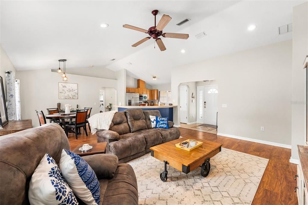 For Sale: $339,000 (3 beds, 2 baths, 1532 Square Feet)