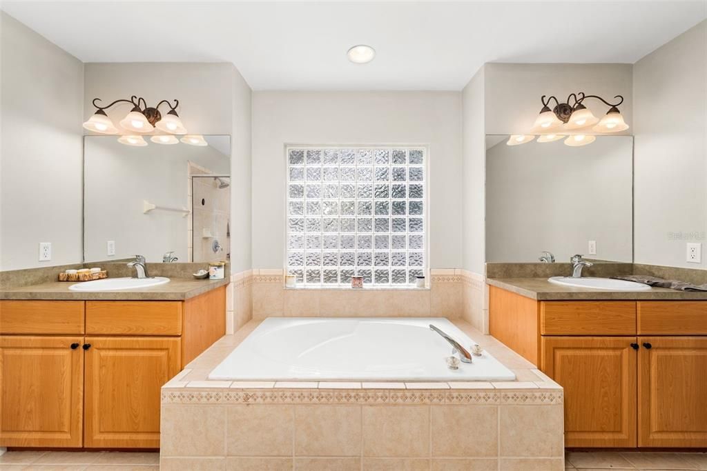 For Sale: $339,000 (3 beds, 2 baths, 1532 Square Feet)