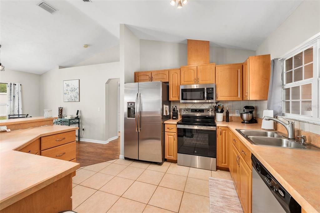 For Sale: $339,000 (3 beds, 2 baths, 1532 Square Feet)