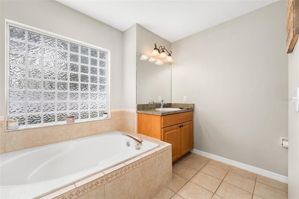 For Sale: $339,000 (3 beds, 2 baths, 1532 Square Feet)