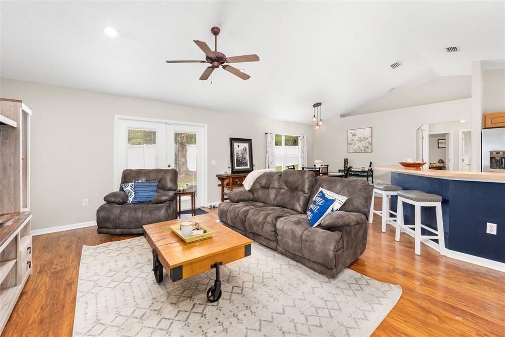 For Sale: $339,000 (3 beds, 2 baths, 1532 Square Feet)
