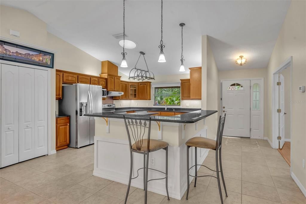 Activo con contrato: $625,000 (3 camas, 2 baños, 2139 Pies cuadrados)