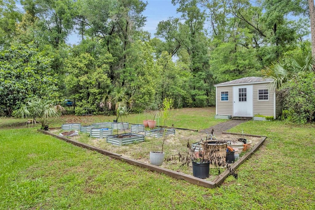 Activo con contrato: $625,000 (3 camas, 2 baños, 2139 Pies cuadrados)