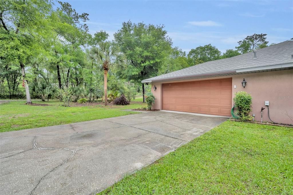 Activo con contrato: $625,000 (3 camas, 2 baños, 2139 Pies cuadrados)