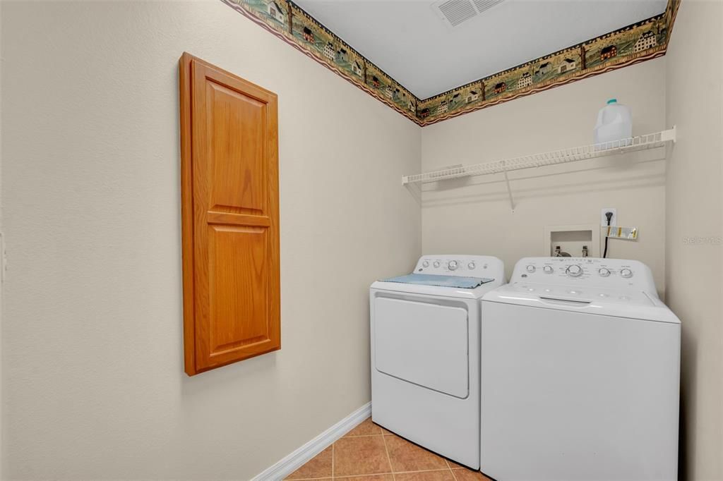 Activo con contrato: $625,000 (3 camas, 2 baños, 2139 Pies cuadrados)