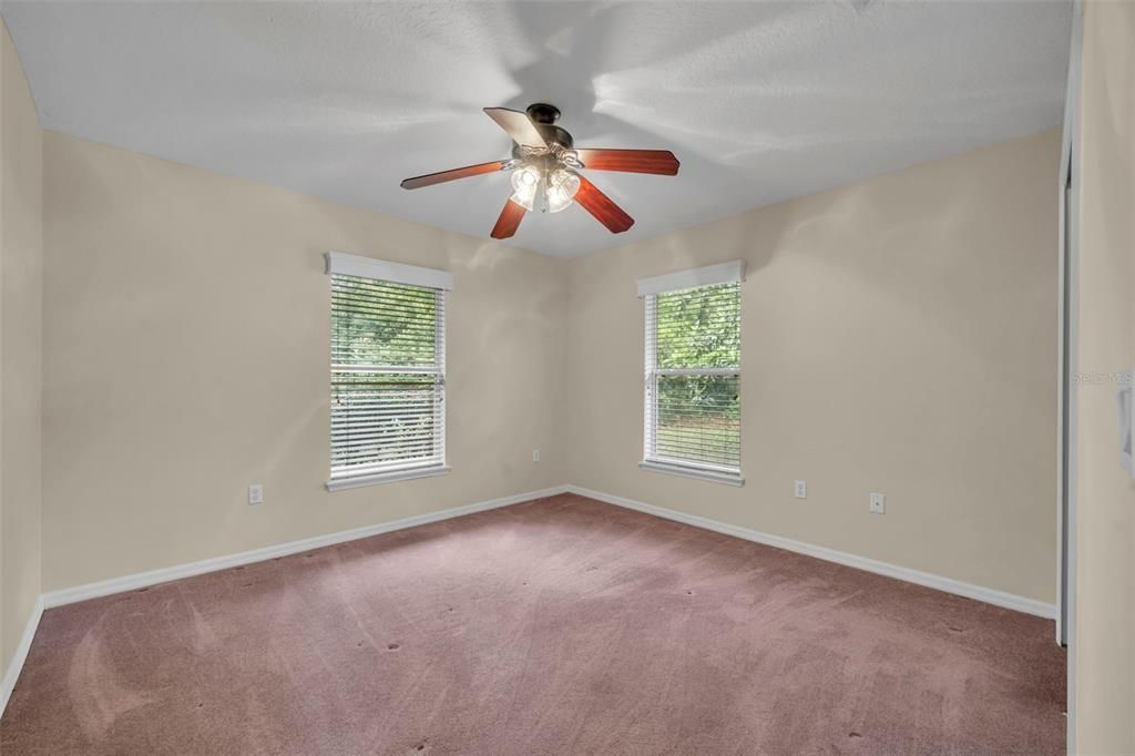 Activo con contrato: $625,000 (3 camas, 2 baños, 2139 Pies cuadrados)