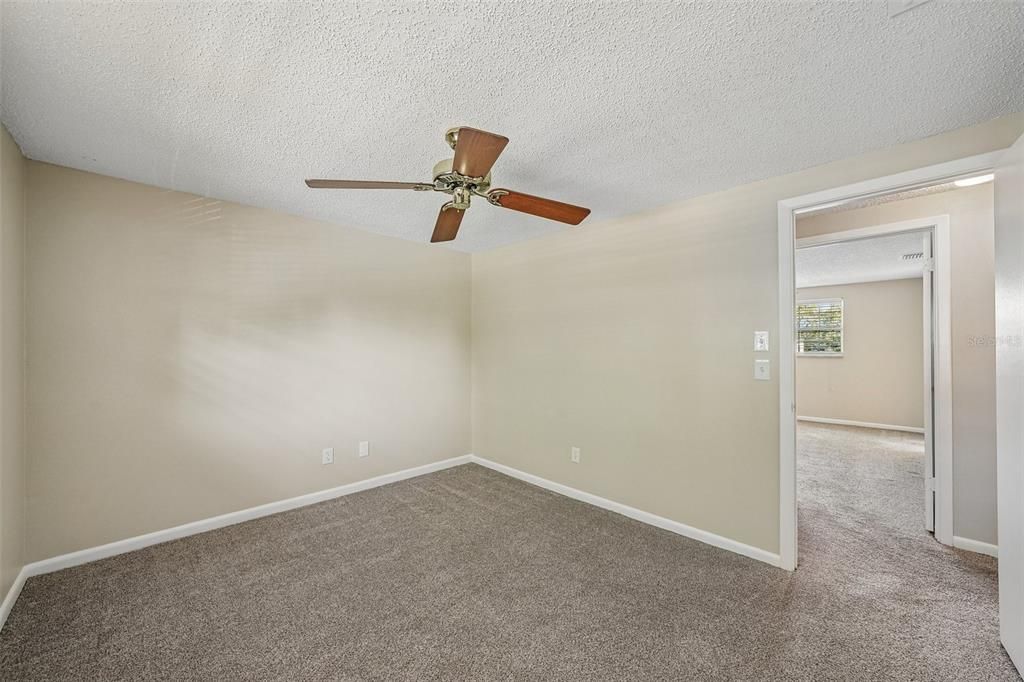 Activo con contrato: $479,900 (4 camas, 2 baños, 1896 Pies cuadrados)