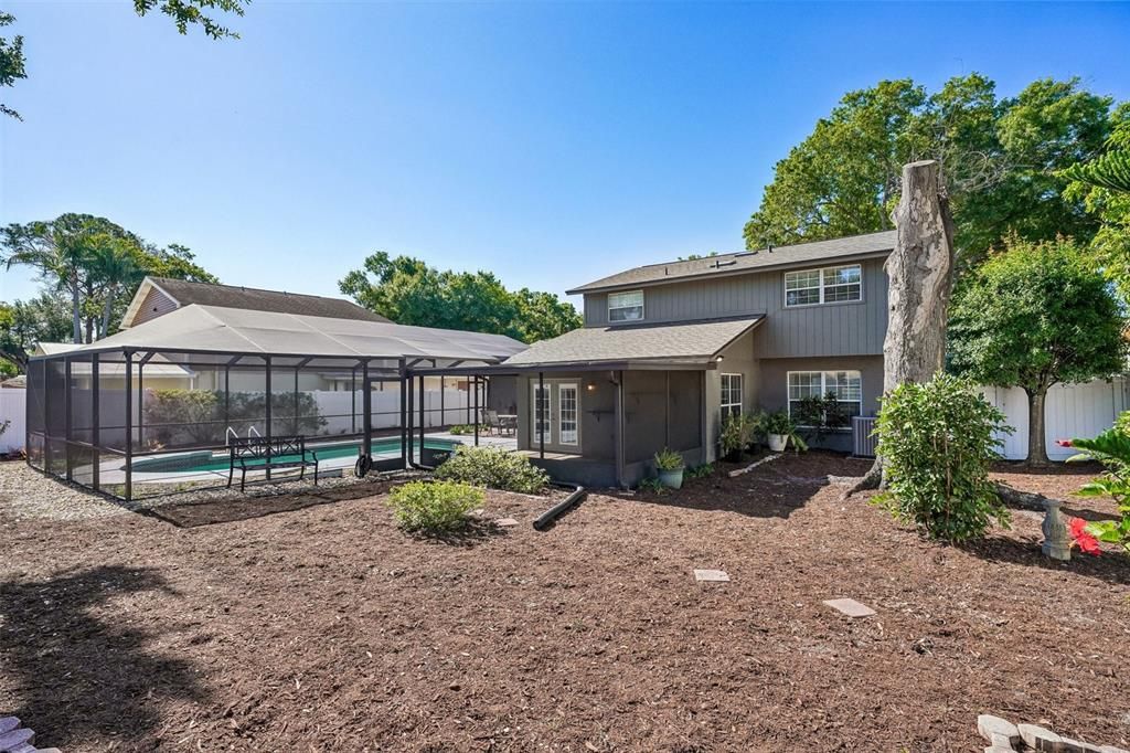 Activo con contrato: $479,900 (4 camas, 2 baños, 1896 Pies cuadrados)