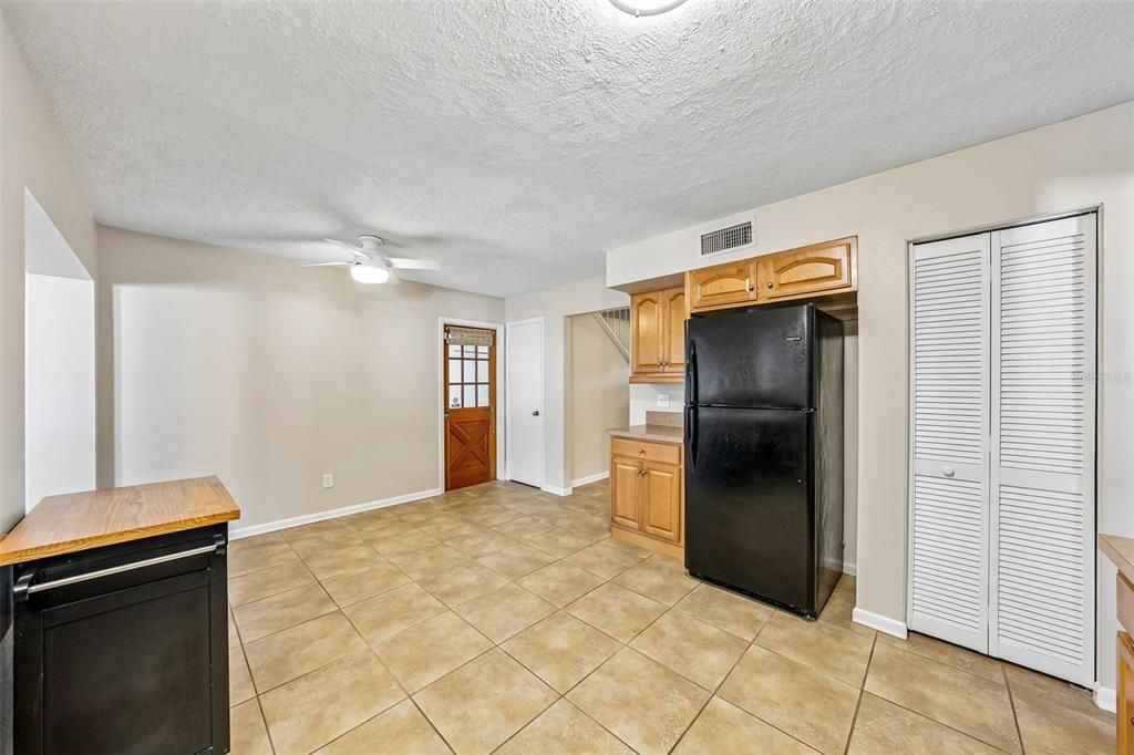 Activo con contrato: $479,900 (4 camas, 2 baños, 1896 Pies cuadrados)