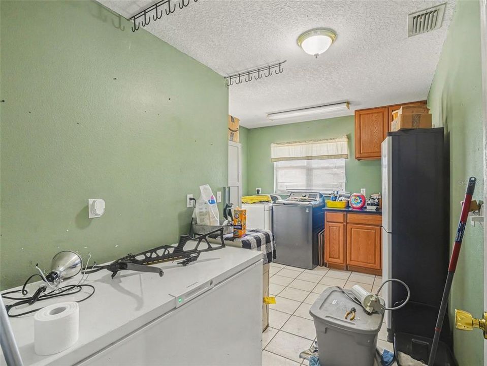 En Venta: $1,150,000 (3 camas, 2 baños, 2436 Pies cuadrados)
