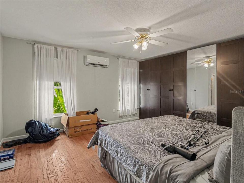 En Venta: $1,150,000 (3 camas, 2 baños, 2436 Pies cuadrados)