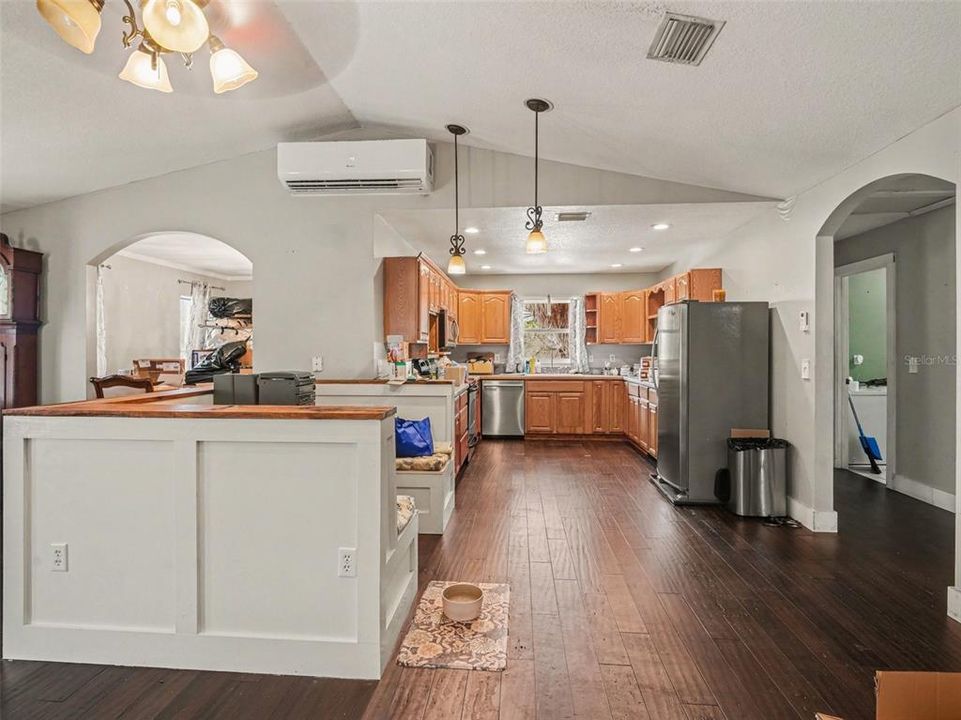 En Venta: $1,150,000 (3 camas, 2 baños, 2436 Pies cuadrados)