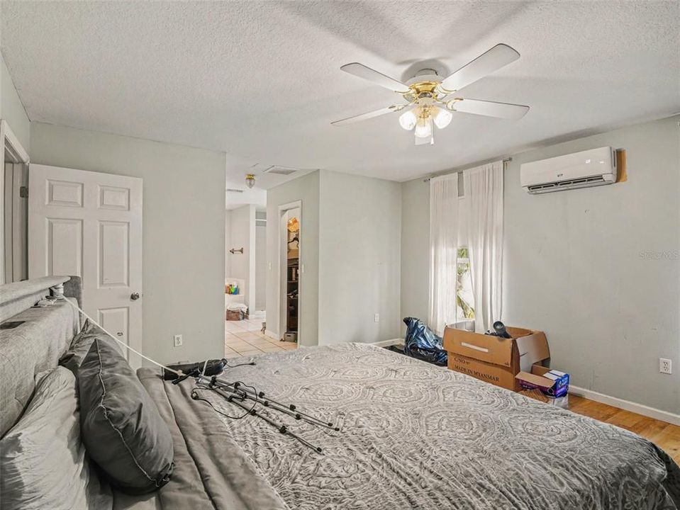 En Venta: $1,150,000 (3 camas, 2 baños, 2436 Pies cuadrados)