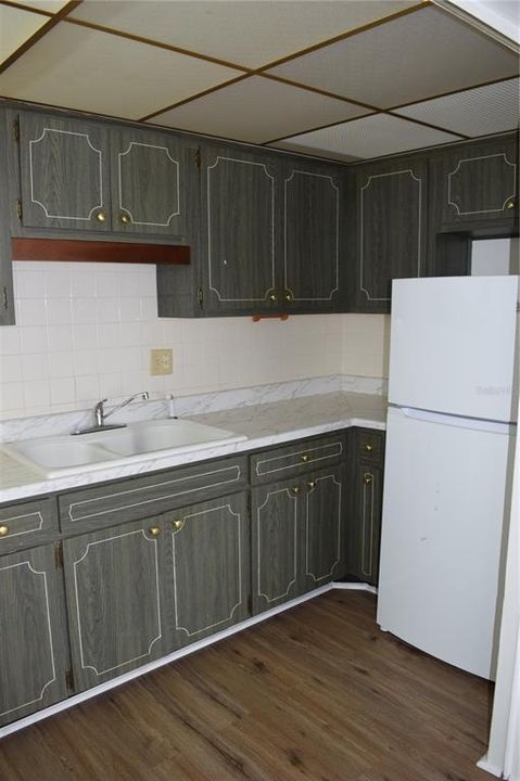 Activo con contrato: $99,900 (2 camas, 1 baños, 825 Pies cuadrados)