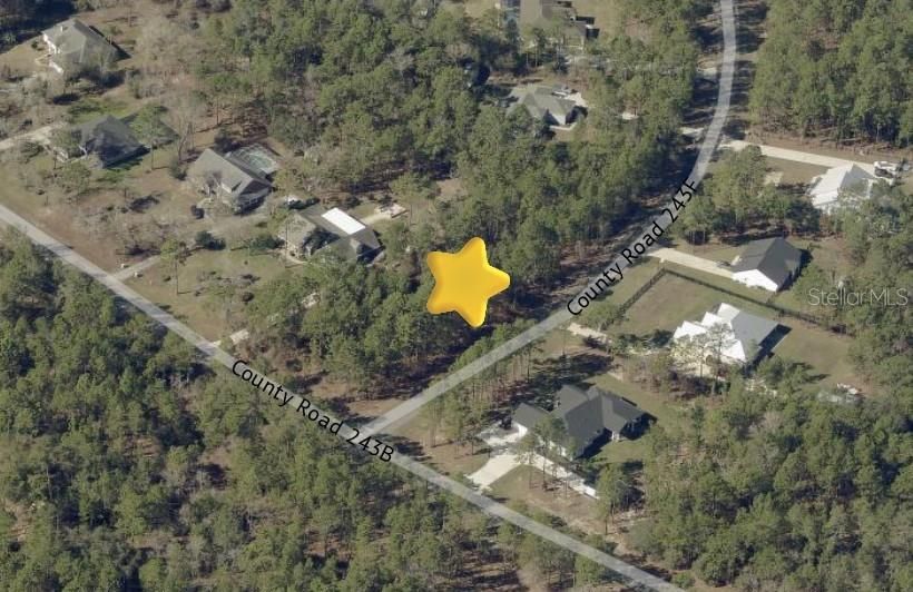 На продажу: $135,000 (0.96 acres)