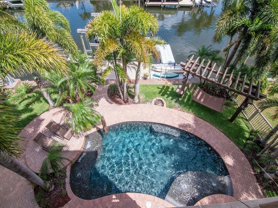 En Venta: $2,099,000 (4 camas, 3 baños, 2720 Pies cuadrados)