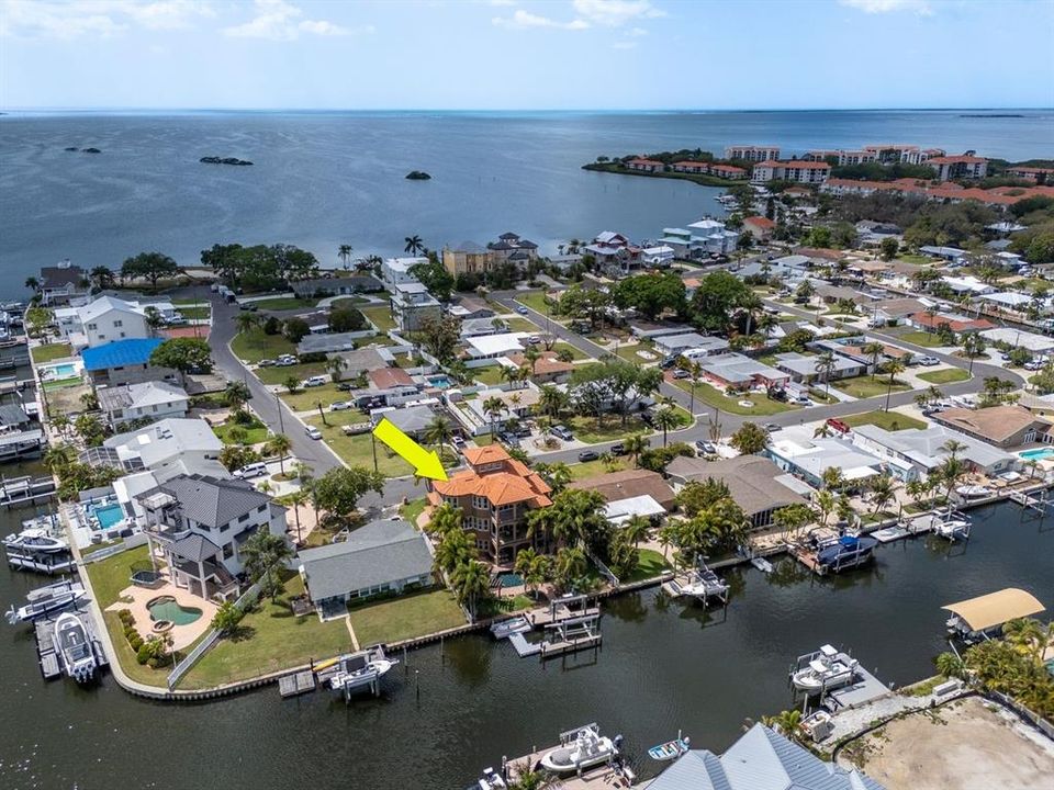 En Venta: $2,099,000 (4 camas, 3 baños, 2720 Pies cuadrados)