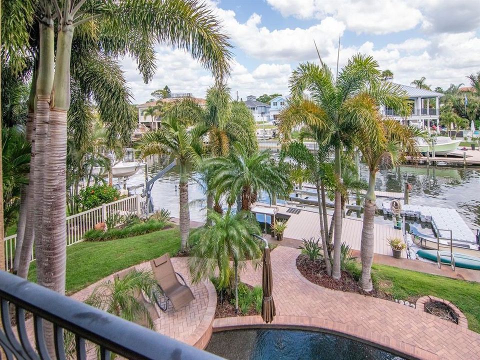 En Venta: $2,099,000 (4 camas, 3 baños, 2720 Pies cuadrados)