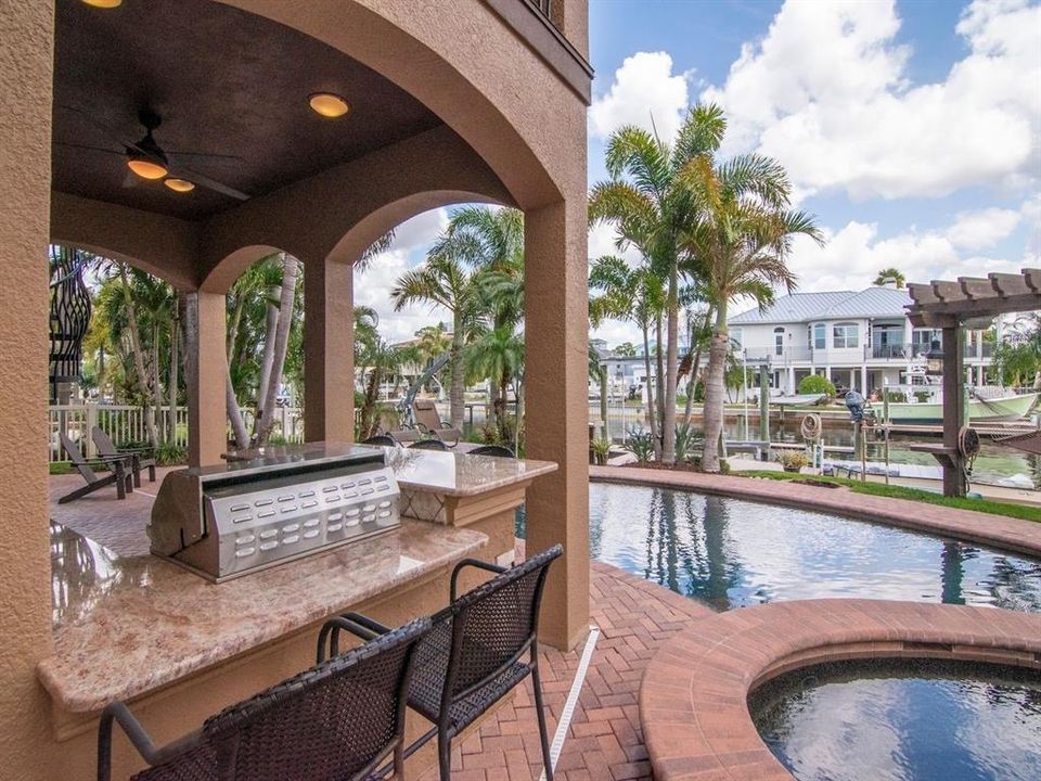 En Venta: $2,099,000 (4 camas, 3 baños, 2720 Pies cuadrados)