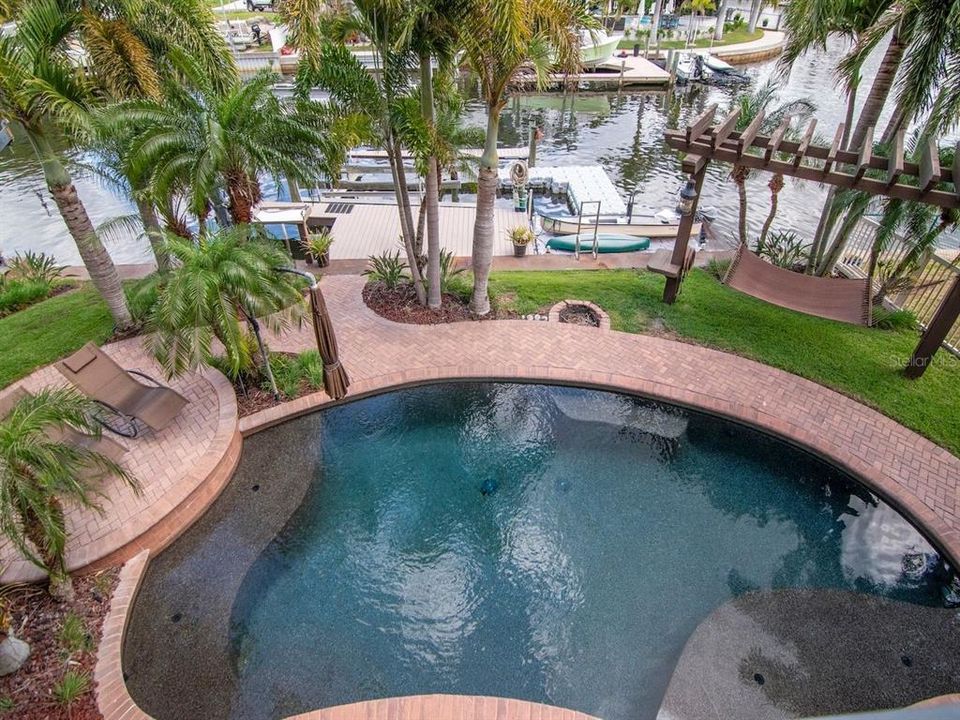 En Venta: $2,099,000 (4 camas, 3 baños, 2720 Pies cuadrados)