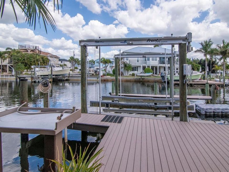 En Venta: $2,099,000 (4 camas, 3 baños, 2720 Pies cuadrados)